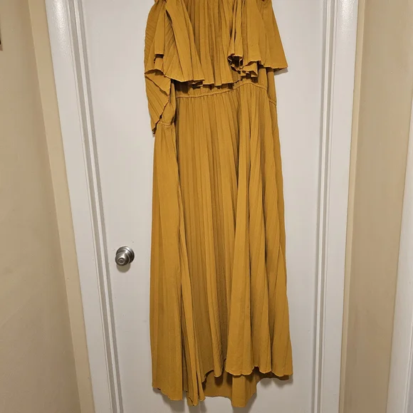 SHEIN Strapless Mustard Dress - Picture 3 of 3